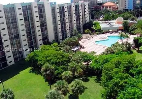 17021 N Bay Road Sunny Isles Beach FL 33160