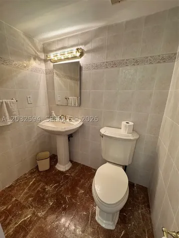 2625 Collins Avenue Miami Beach FL 33140