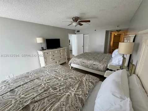 2625 Collins Avenue Miami Beach FL 33140