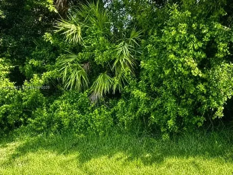1585 SW Mullinax Avenue Port St. Lucie FL 34953