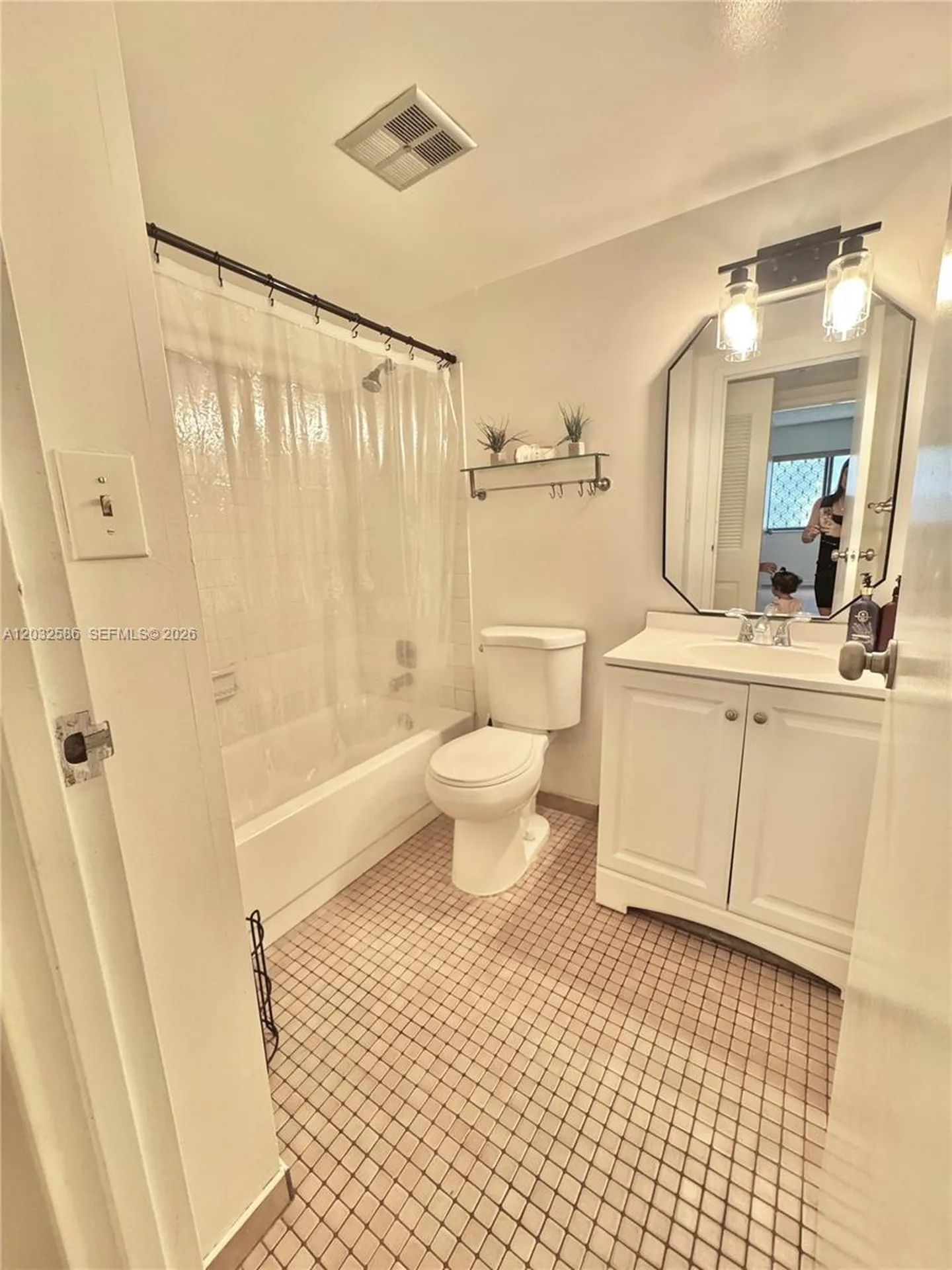 5835 Washington Street Hollywood FL 33023