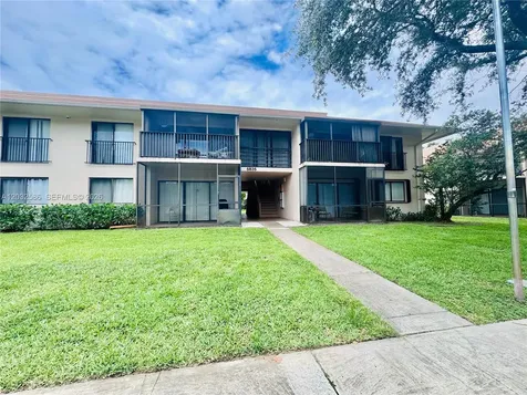 5835 Washington Street Hollywood FL 33023