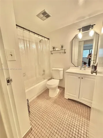 5835 Washington Street Hollywood FL 33023