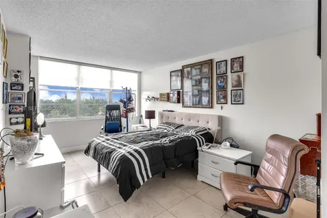 1400 Saint Charles Place Pembroke Pines FL 33026