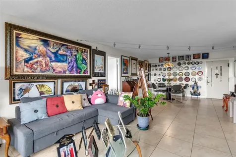 1400 Saint Charles Place Pembroke Pines FL 33026