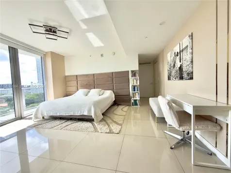 488 NE 18th Street Miami FL 33132