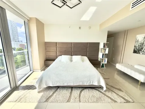488 NE 18th Street Miami FL 33132