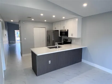2834 W 75th Terrace Hialeah FL 33018