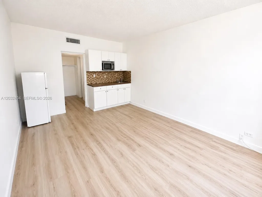 26 Diplomat Parkway Hallandale Beach FL 33009