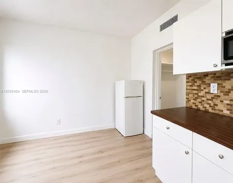 26 Diplomat Parkway Hallandale Beach FL 33009