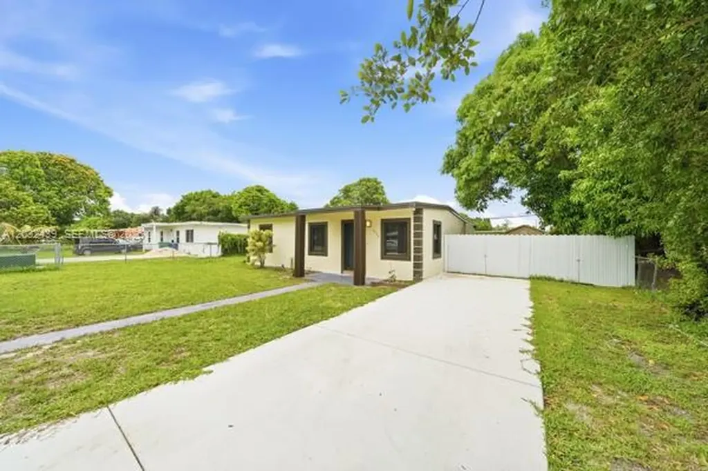 2520 NW 160th Street Miami Gardens FL 33054