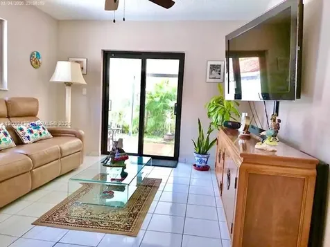 6527 W 22nd Lane Hialeah FL 33016