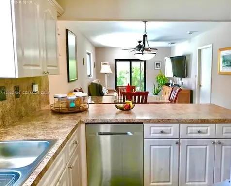 6527 W 22nd Lane Hialeah FL 33016