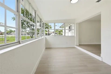 701 NW 176th Terrace Miami Gardens FL 33169