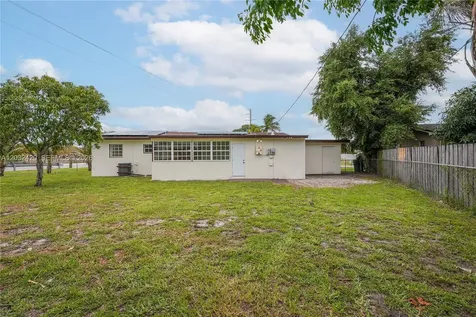 701 NW 176th Terrace Miami Gardens FL 33169