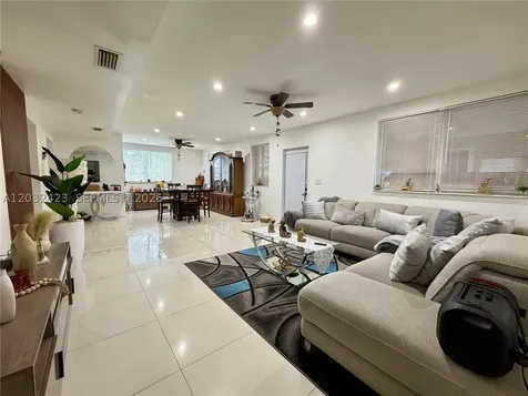 2780 SW 90th Avenue Miami FL 33165