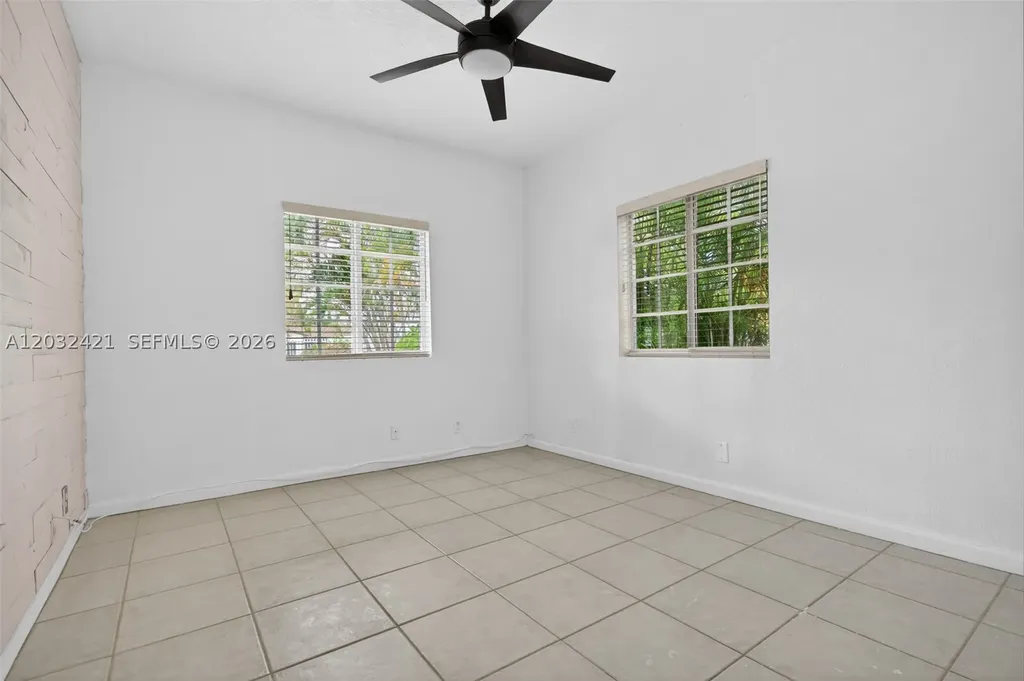 4902 Washington Street Hollywood FL 33021