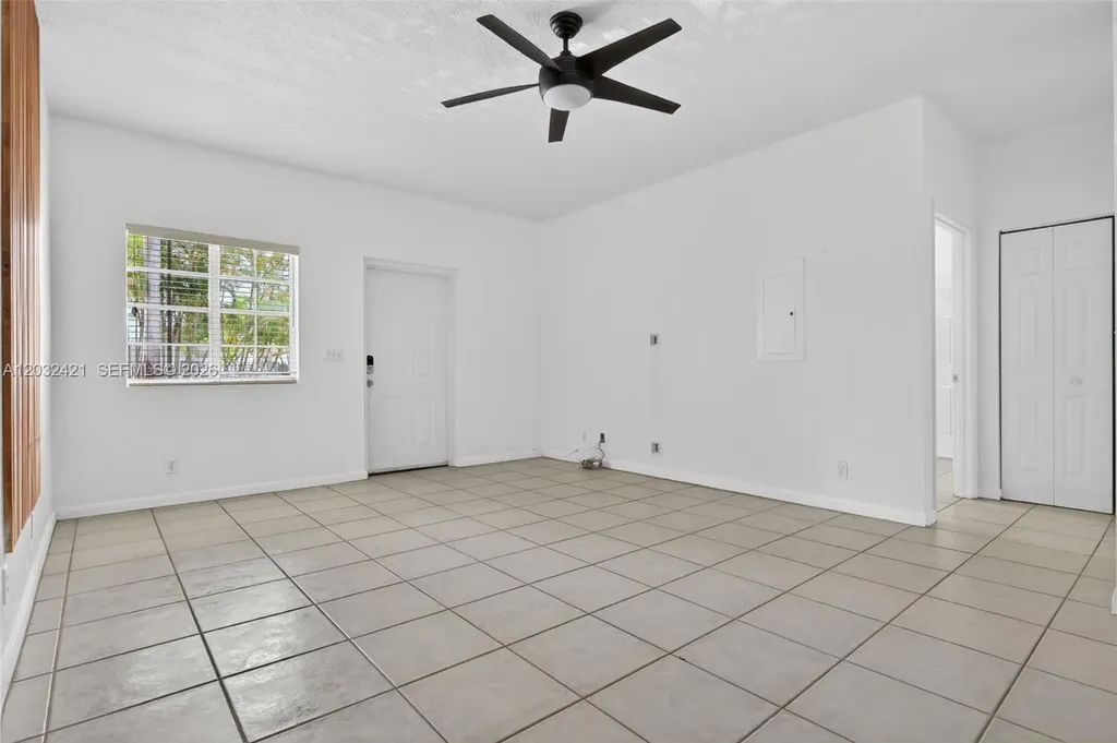 4902 Washington Street Hollywood FL 33021