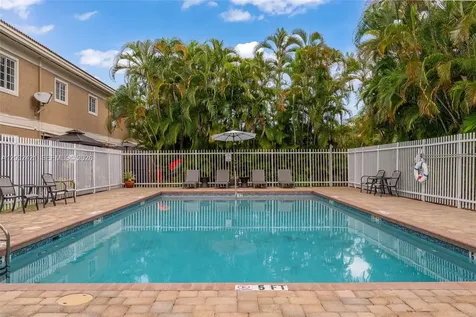 4902 Washington Street Hollywood FL 33021
