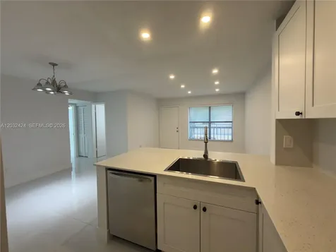 2500 W 67th Place Hialeah FL 33016