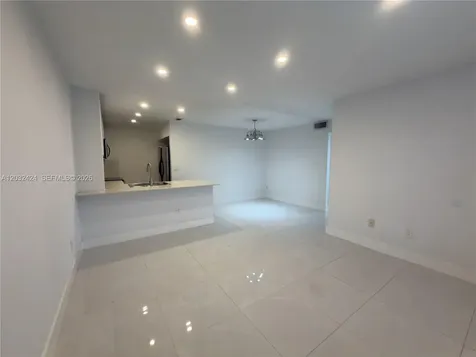 2500 W 67th Place Hialeah FL 33016