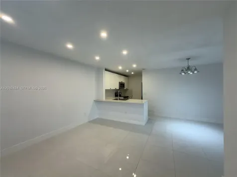 2500 W 67th Place Hialeah FL 33016