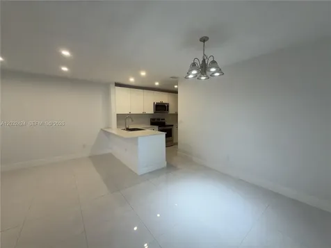 2500 W 67th Place Hialeah FL 33016