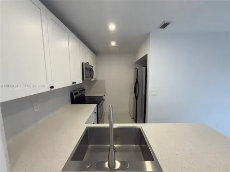 2500 W 67th Place Hialeah FL 33016