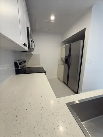 2500 W 67th Place Hialeah FL 33016