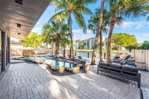 1030 SW 14th Terrace Fort Lauderdale FL 33312