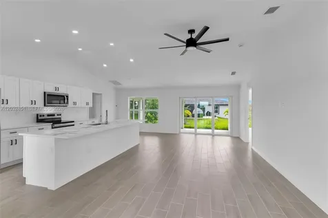 2221 NW 43rd Cape Coral FL 33993