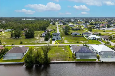 2221 NW 43rd Cape Coral FL 33993