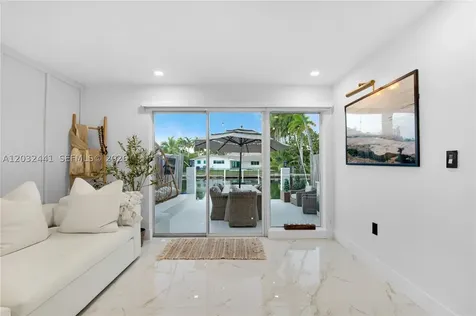2115 NE 123rd Street North Miami FL 33181