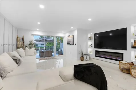 2115 NE 123rd Street North Miami FL 33181