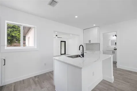 3260 NW 95th Terrace Miami FL 33147