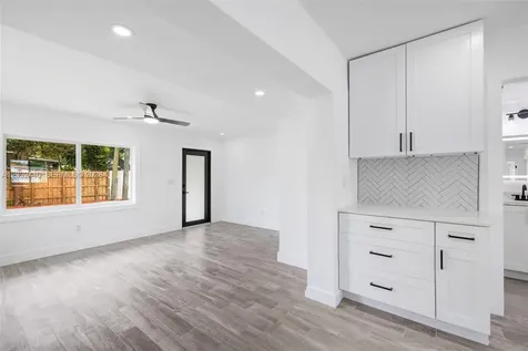 3260 NW 95th Terrace Miami FL 33147