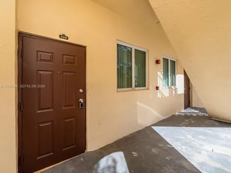 1663 SE 27th Drive Homestead FL 33035