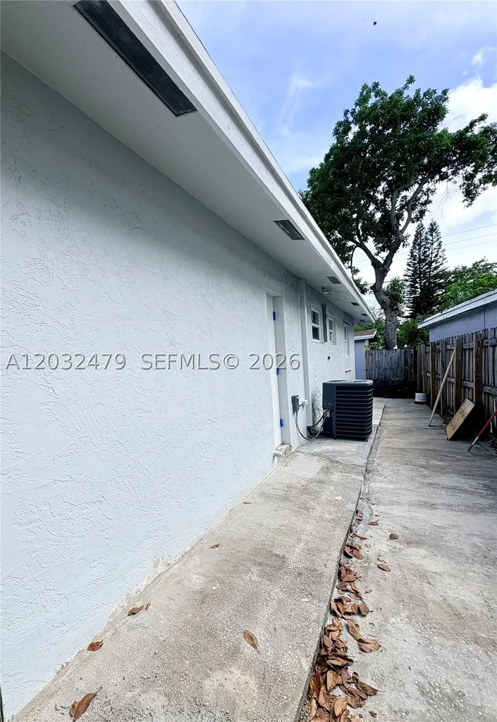1116 N 61st Avenue Hollywood FL 33024