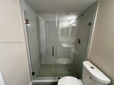 350 W Palm Circle W Pembroke Pines FL 33025