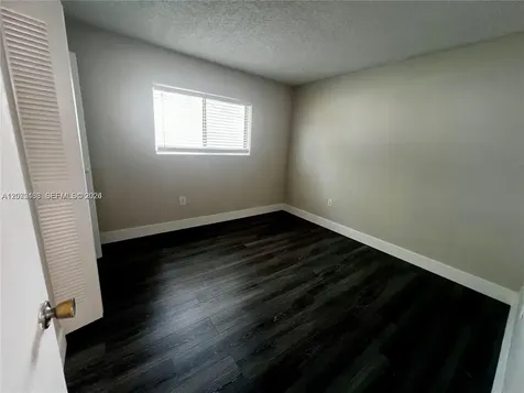 350 W Palm Circle W Pembroke Pines FL 33025