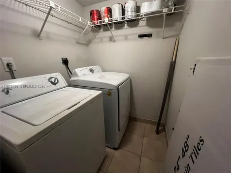 350 W Palm Circle W Pembroke Pines FL 33025