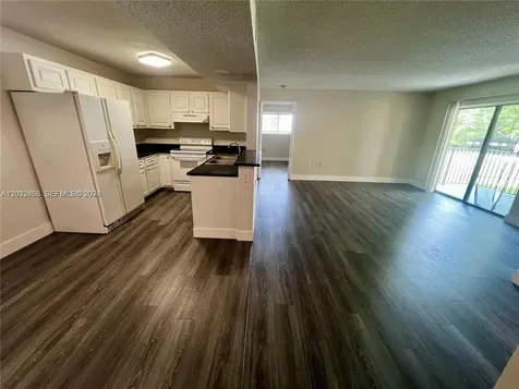 350 W Palm Circle W Pembroke Pines FL 33025
