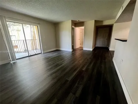 350 W Palm Circle W Pembroke Pines FL 33025