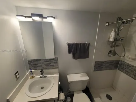 2600 Collins Avenue Miami Beach FL 33140