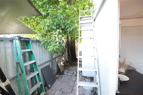 359 E 12th Street Hialeah FL 33010