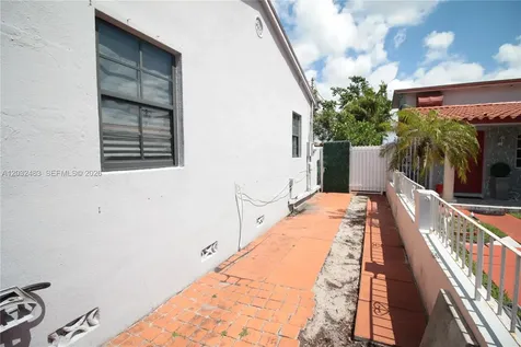 359 E 12th Street Hialeah FL 33010