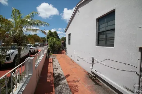 359 E 12th Street Hialeah FL 33010