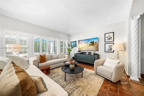 5621 Alton Road Miami Beach FL 33140