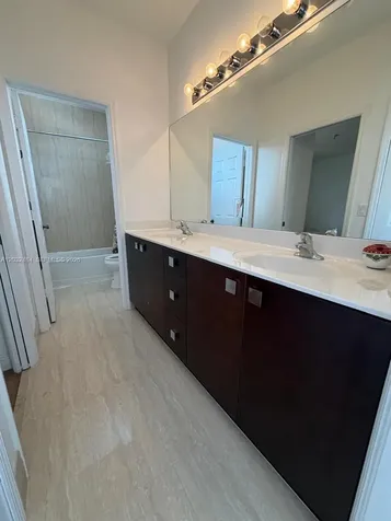 9924 NW 10th Terrace Miami FL 33172