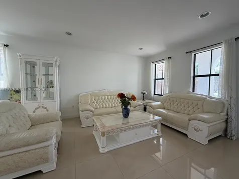 9924 NW 10th Terrace Miami FL 33172
